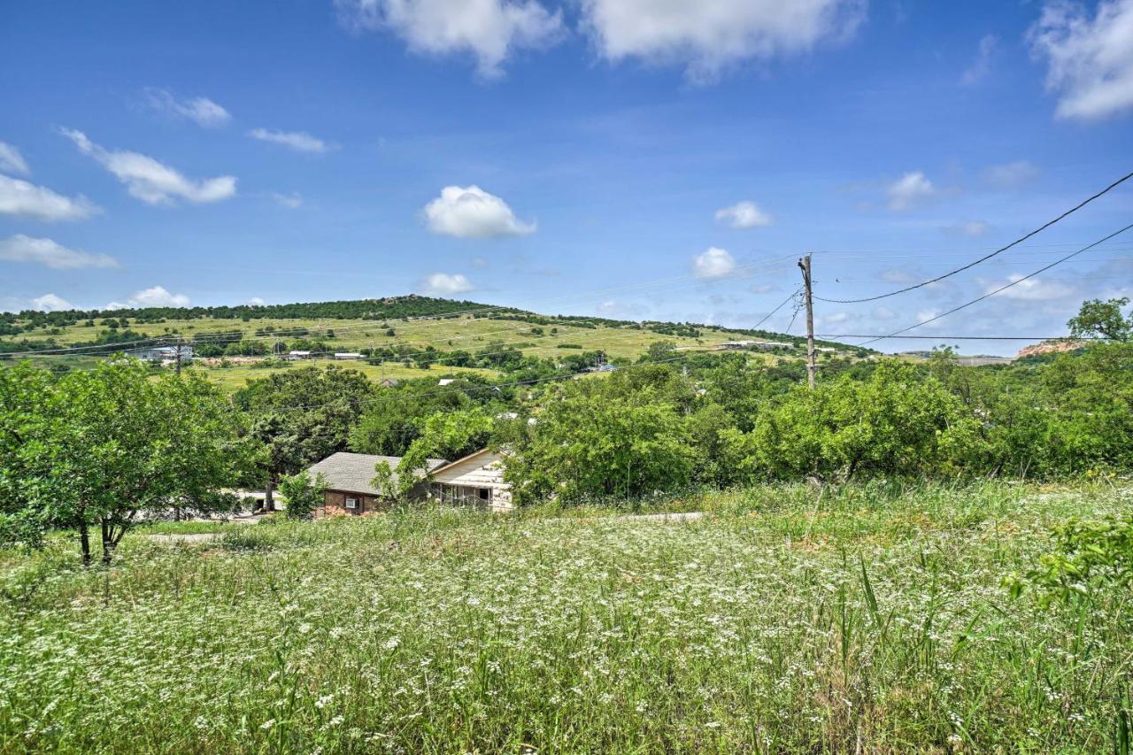 Enchanting Hilltop Cottage In Medicine Park! Exterior foto