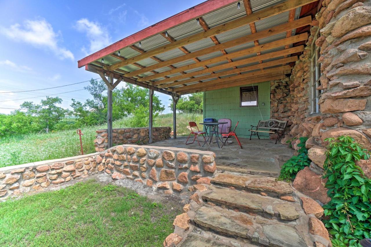 Enchanting Hilltop Cottage In Medicine Park! Exterior foto